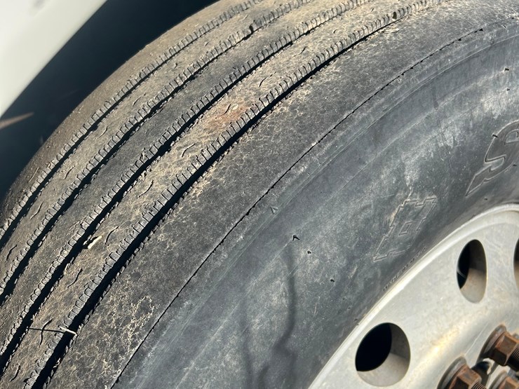 2012-mack-tender-truck-w/adams-rear-discharge-bed-auger-image-4