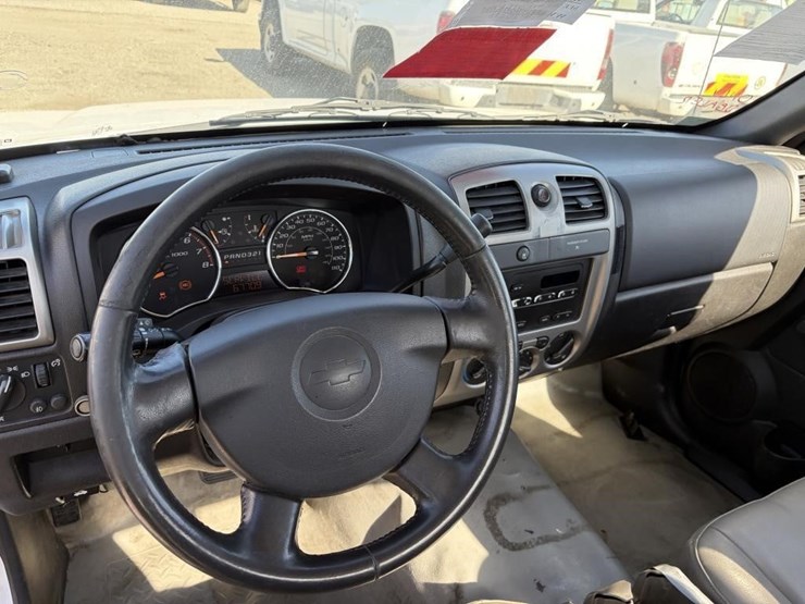 2011-chevrolet-colorado-image-11