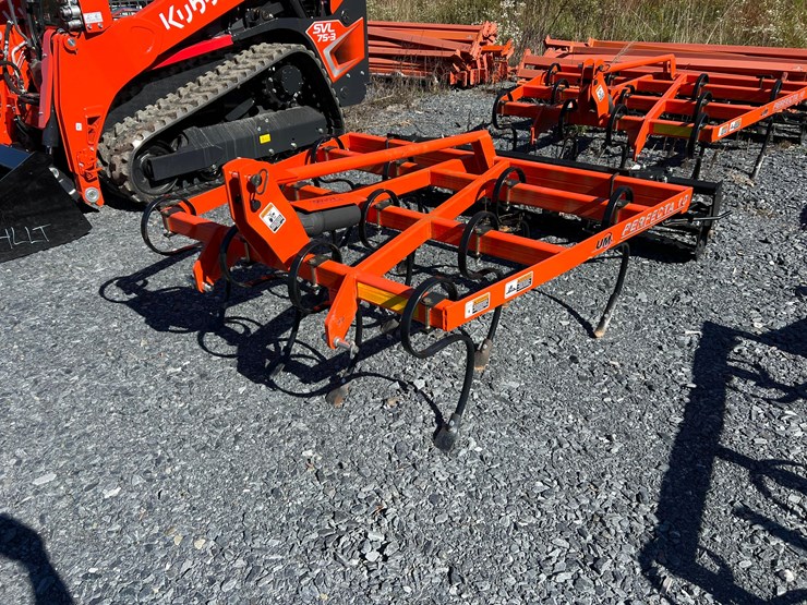 2023-white-251-image-5