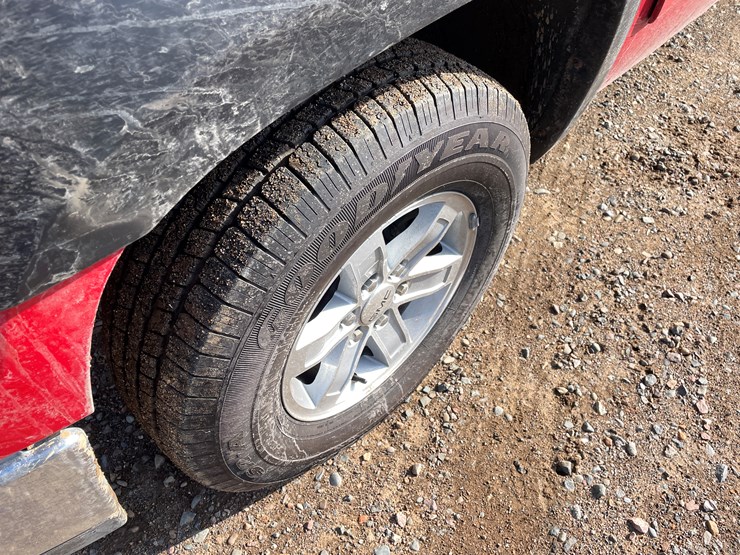 #1525-•-2012-gmc-sierra-sle-pickup-truck-(has-mn-title)-image-13