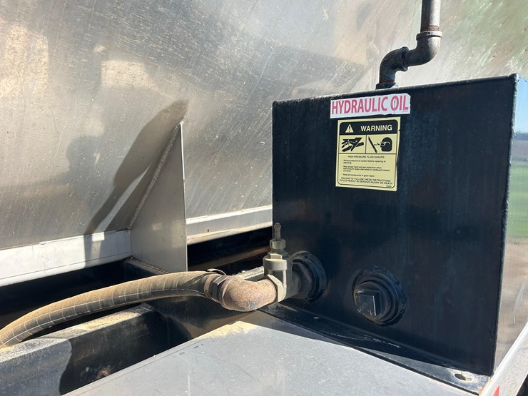 2012-mack-tender-truck-w/adams-rear-discharge-bed-auger-image-53