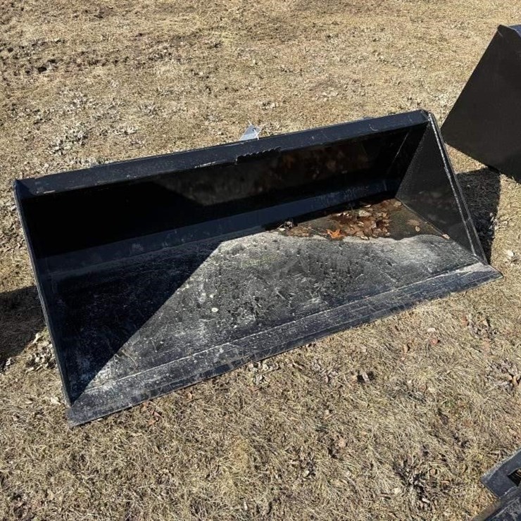 New Swict 66" Universal Attach Bucket