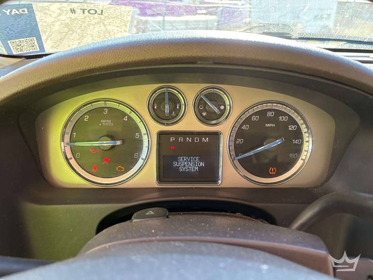 2011-cadillac-escalade-image-17