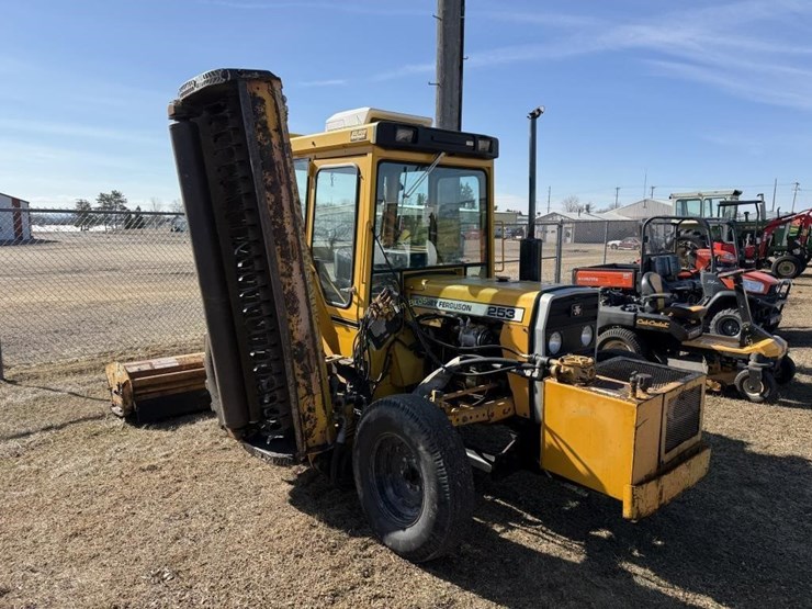 massey-ferguson-253-image-3