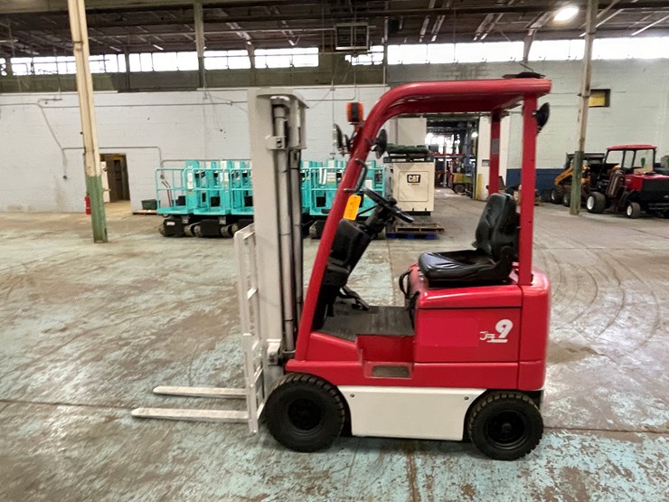 #184-•-toyota-9-runner-electric-forklift-image-8