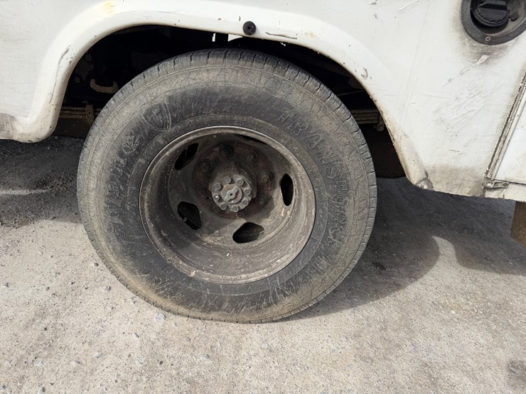 2015-chevrolet-3500hd-image-10