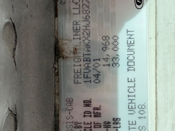 2002-freightliner-fl70-image-18