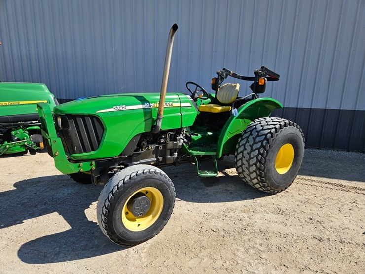 john-deere-5325-image-1