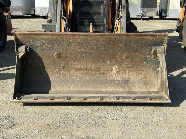 2019-case-580sn-image-7