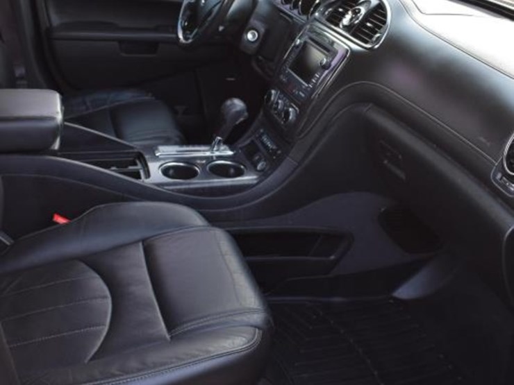 2015-buick-enclave-image-13