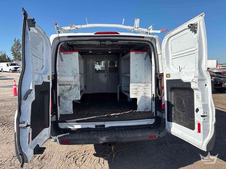 2016-ford-transit-image-18