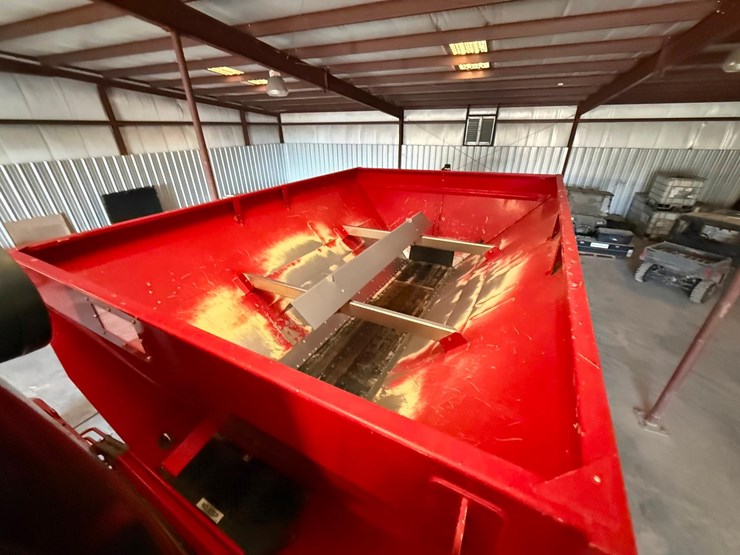 2022-white-251-image-17