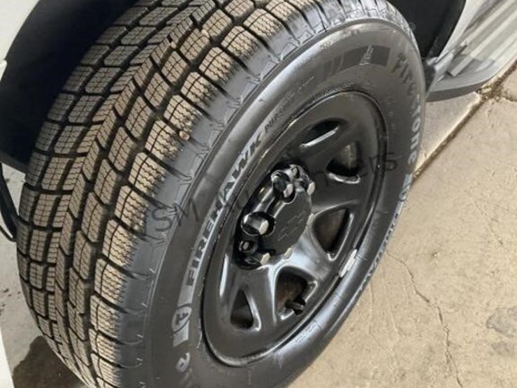 2015-chevrolet-tahoe-image-8