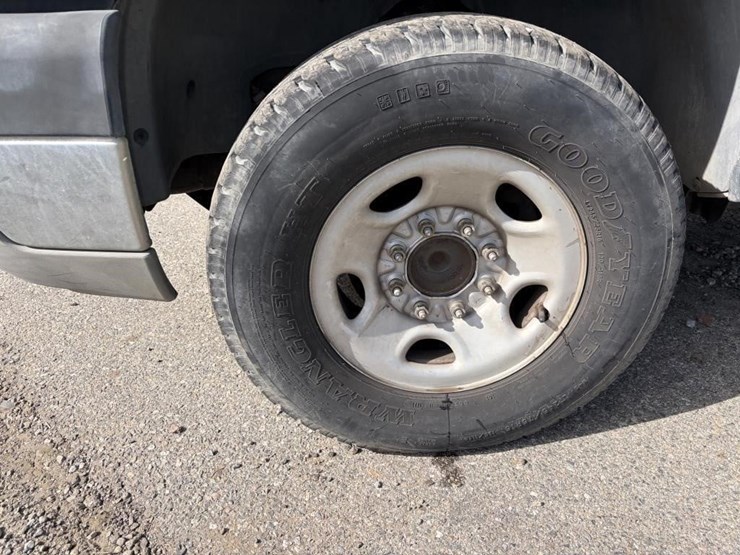 2003-chevrolet-2500-image-5