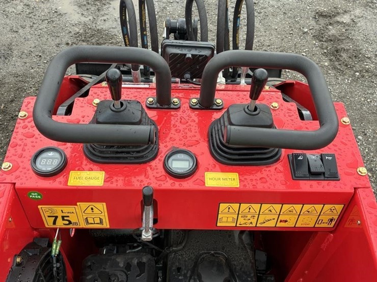 2026-sdlool-sl323w-skid-steer-loader-image-10