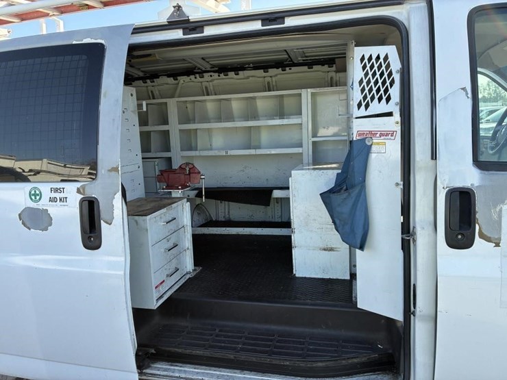 2008-chevrolet-express-3500-image-28