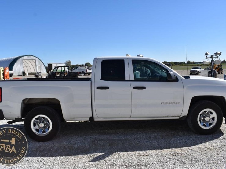 2017-chevrolet-silverado-1500-image-6