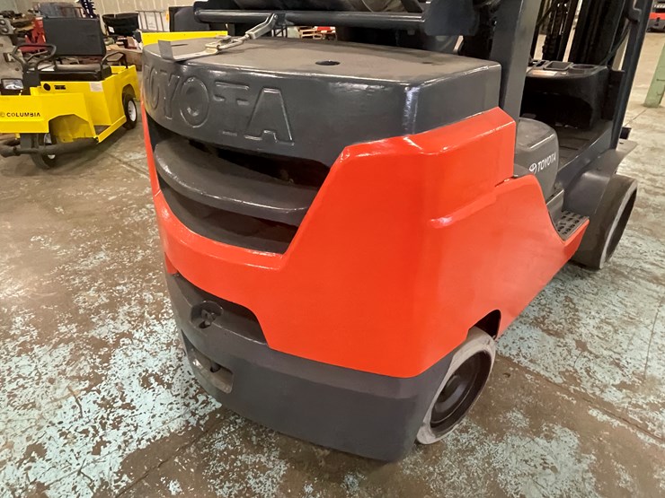 #175-•-2015-toyota-propane-forklift-image-20