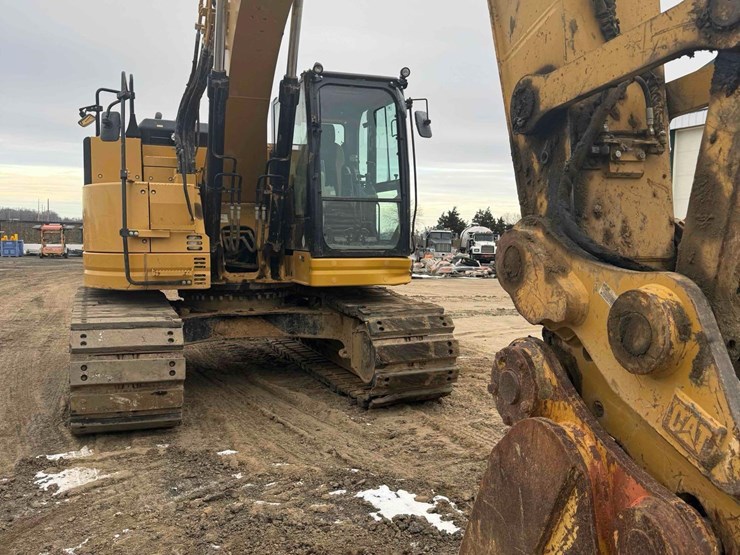 2018-caterpillar-325fl-image-8