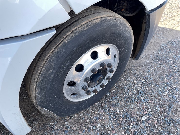 #1460-•-2022-freightliner-truck-tractor-(has-mn-title)-image-14