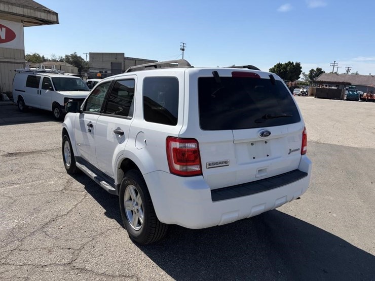2012-ford-escape-hybrid-image-4