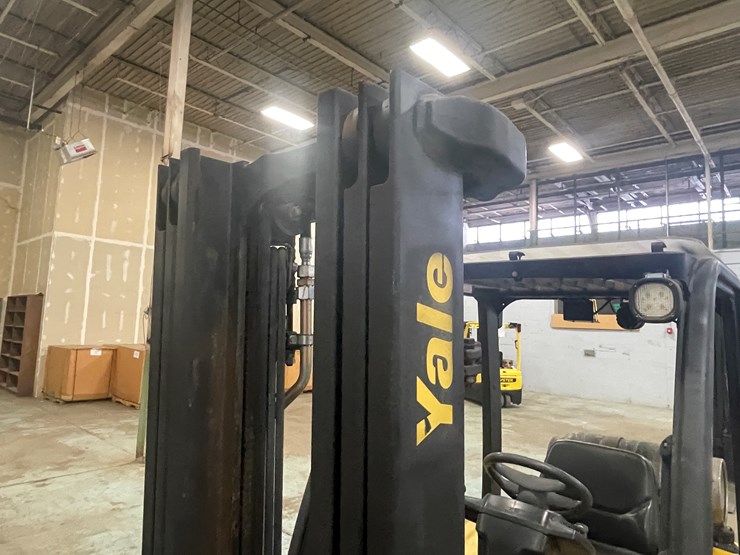 #176-•-2011-yale-propane-forklift-image-13