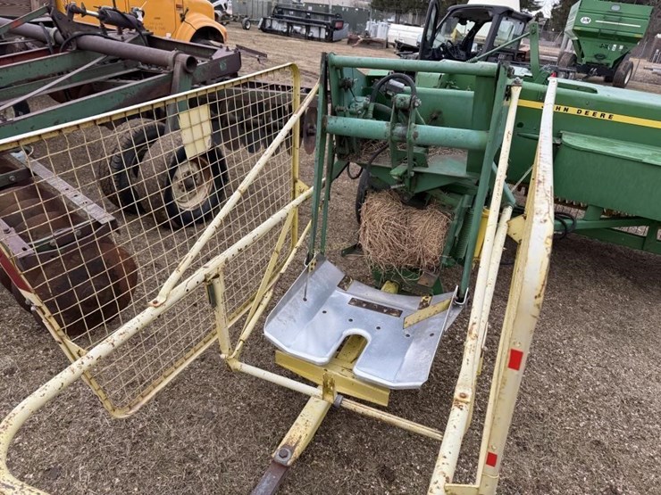 john-deere-327-image-7