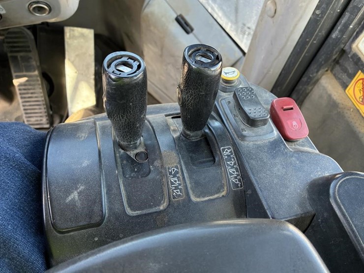 2017-komatsu-wa380-8-image-24