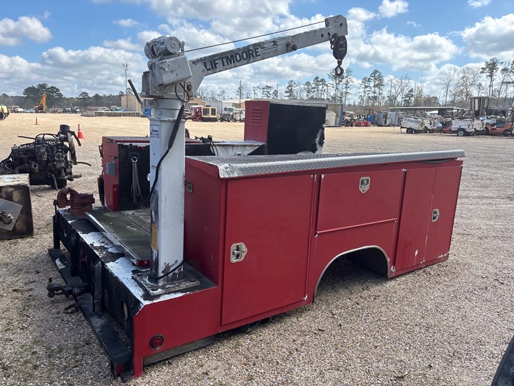 #1610-•-service-body-with-liftmore-crane-and-vise-image-1