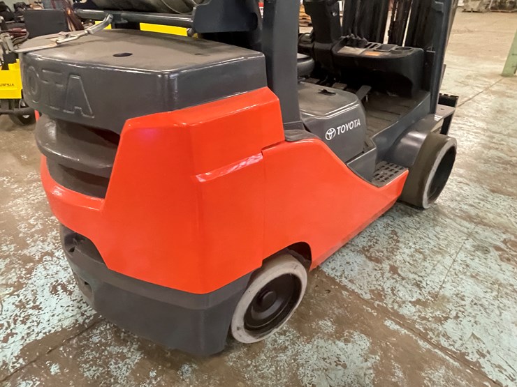 #175-•-2015-toyota-propane-forklift-image-22