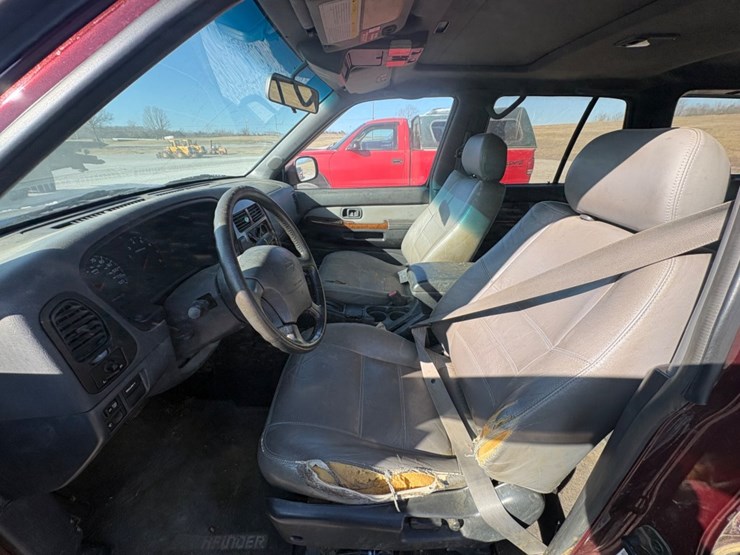1999-nissan-pathfinder-le-image-12
