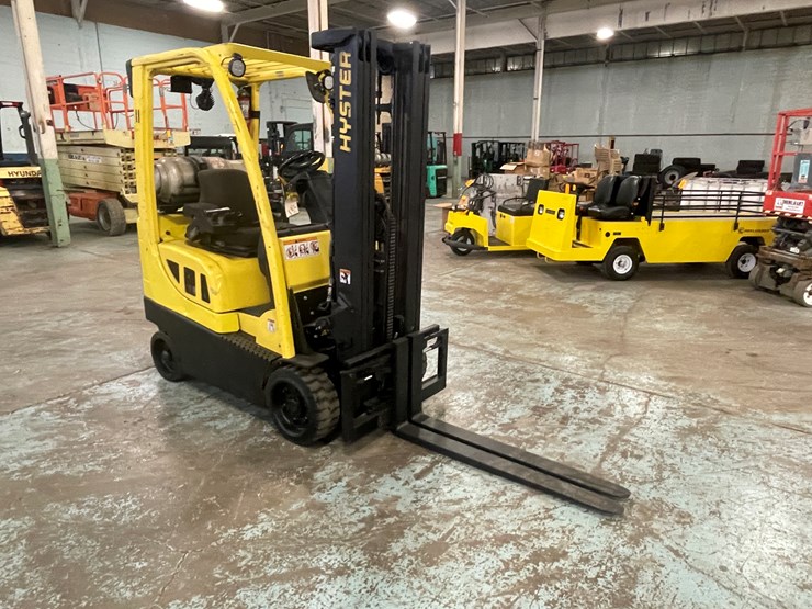 #174-•-2006-hyster-s30-propane-forklift-image-3