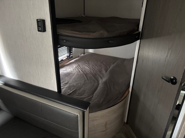 #1312-•-2022-prowler-250bh-image-14