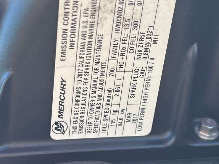 2017-mercury-seapro-outboard-boat-motor-image-7