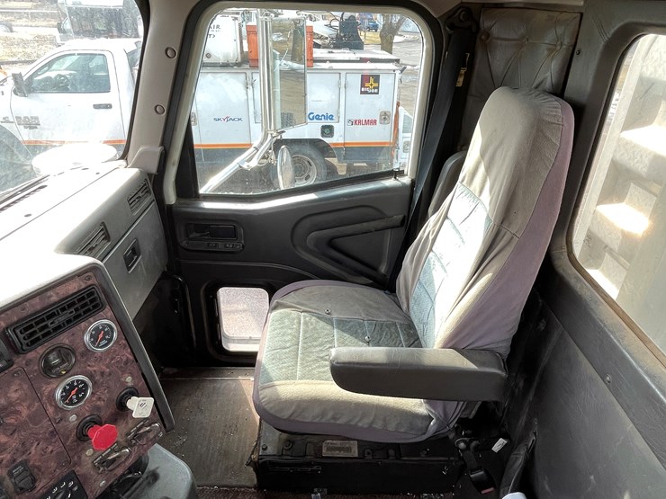 2000-international-9900-image-74