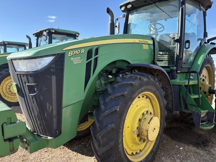 john-deere-8310r-image-4