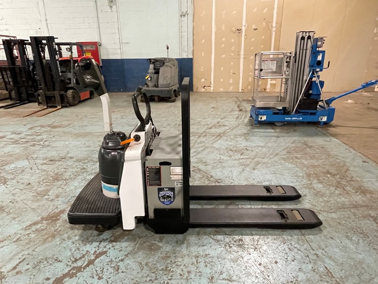 #232-•-nissan-ride-on-electric-pallet-jack-image-8