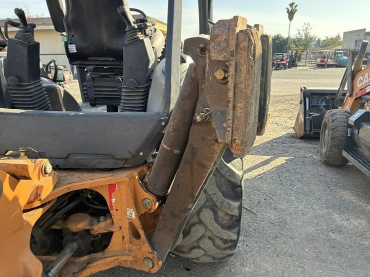 2019-case-580sn-image-19