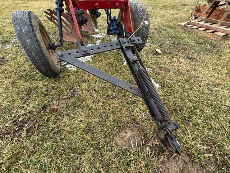 mccormick-little-genius-2-bottom-plow-image-11