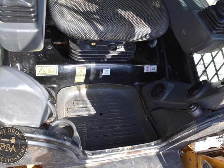 2023-caterpillar-289d3-image-43