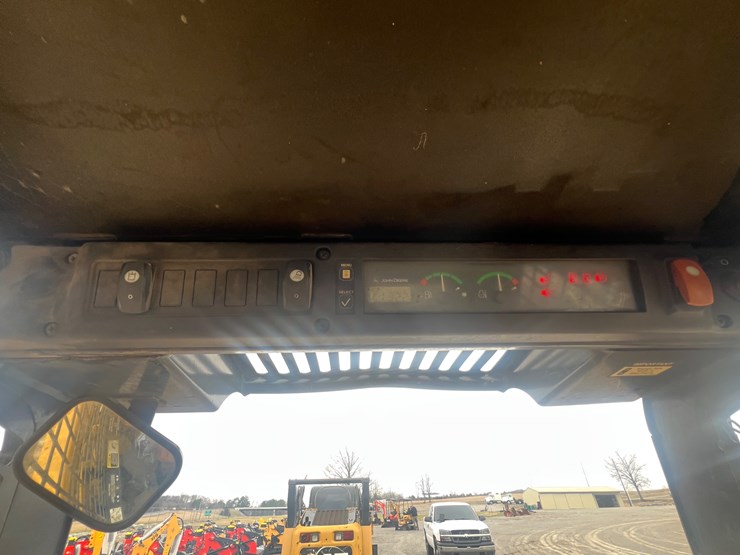 deere-ct322-image-16