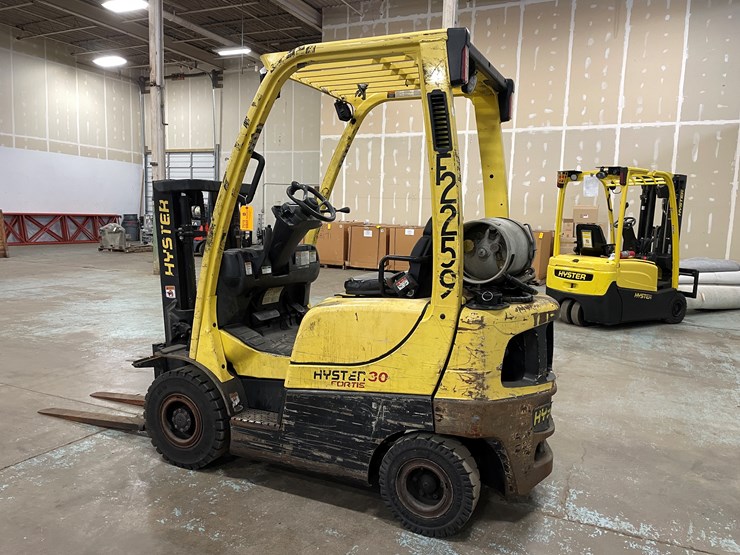 #173-•-2018-hyster-fortis-30-propane-forklift-image-8