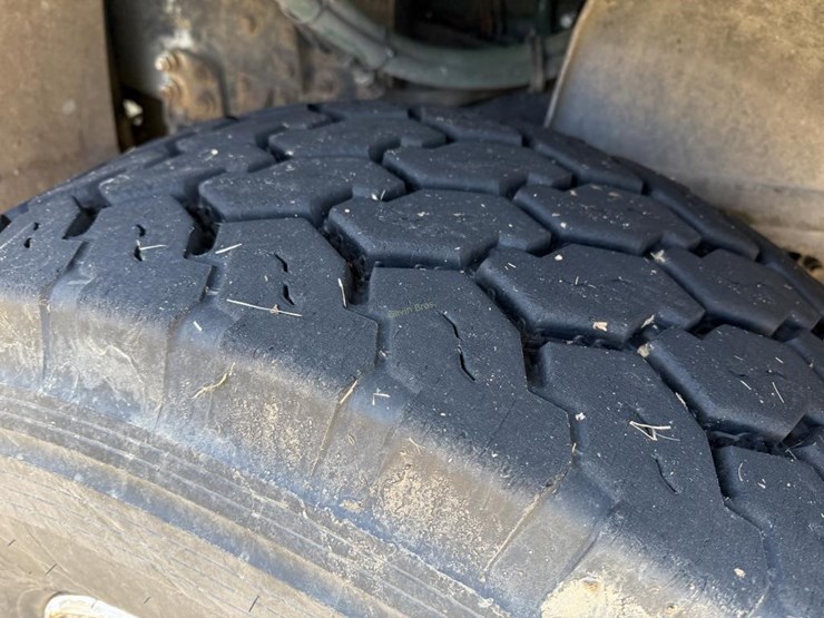 1990-white-gmc-autocar-dump-truck-image-4