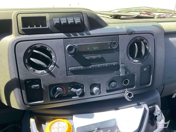 2012-ford-e350-image-16