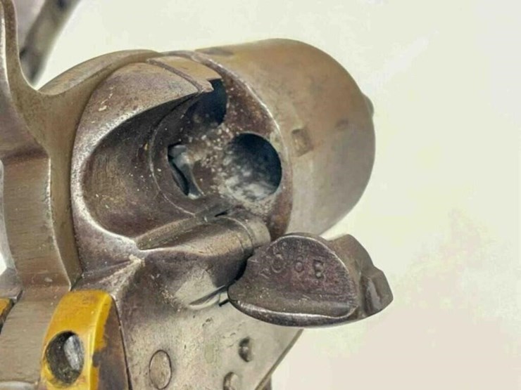 colt-revolver-image-13