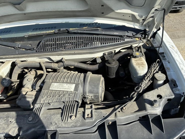 2008-chevrolet-express-3500-image-24