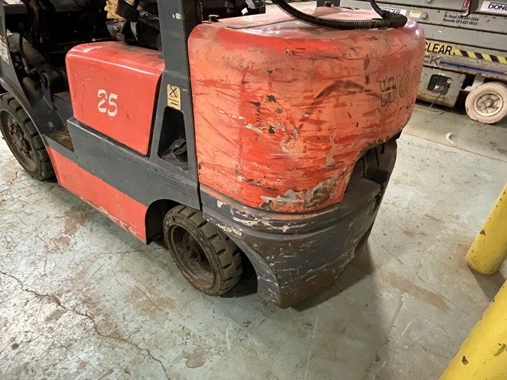 #170-•-world-lift-254-propane-forklift-image-16