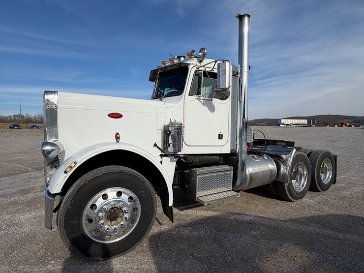 1981-peterbilt-359-image-1