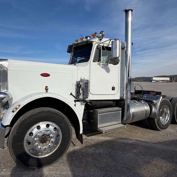 1981 PETERBILT 359