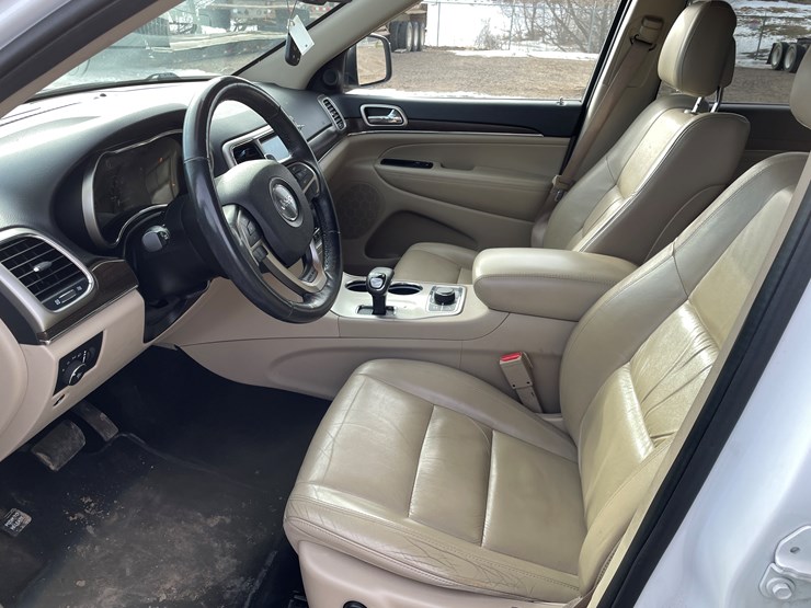 2015-jeep-grand-cherokee-image-16